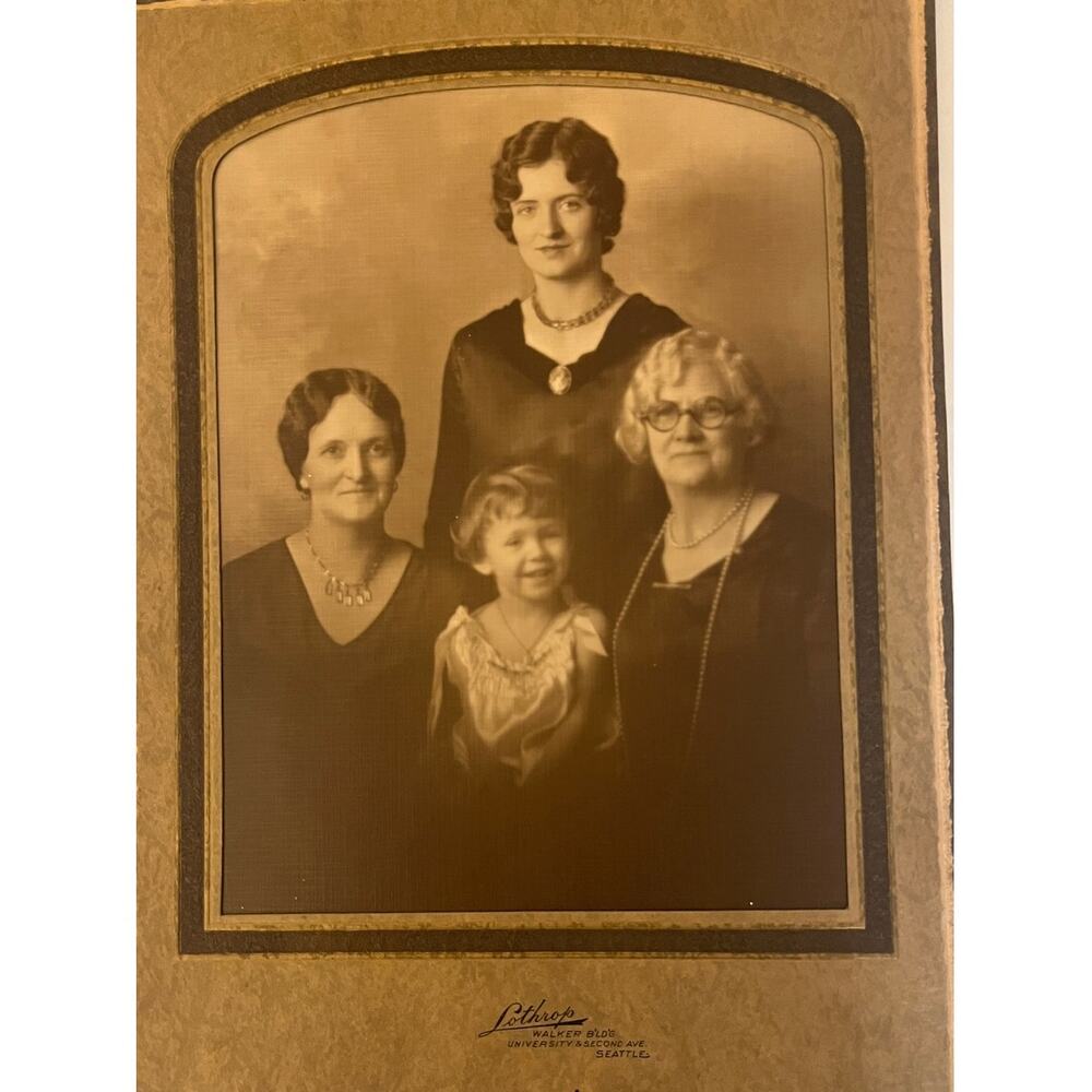 Vintage/Antique Photo Family Portrait  Four Generations Women Seattle Washington